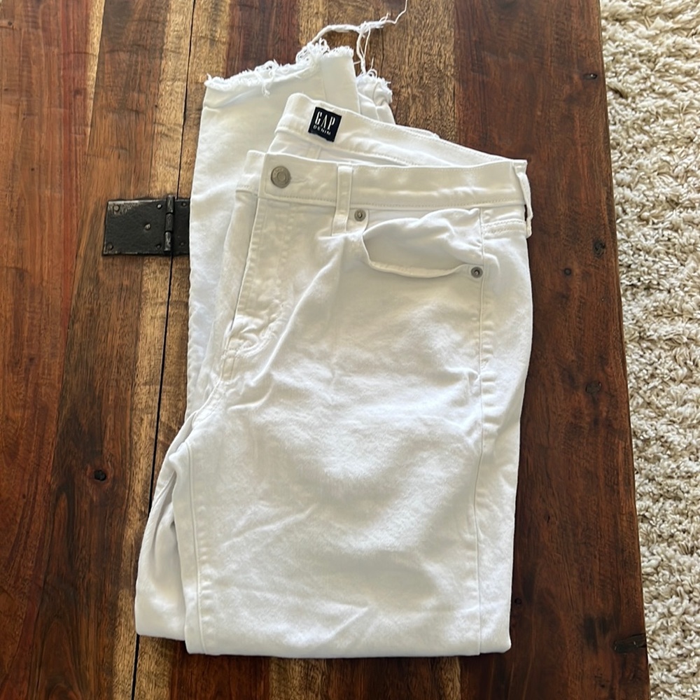 Gap white skinny jeans. Worn once. Size 30. In like new condition! Ankle length.